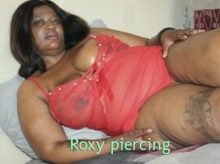 Roxy_piercing